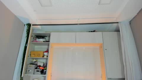         online show from April 1, 11:44 am