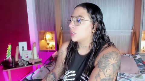         online show from March 5, 11:49 am