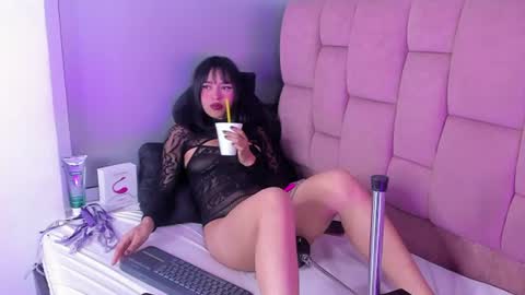 liilithstone online show from June 25, 2:41 am