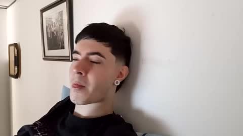 liio____ online show from May 10, 8:26 pm