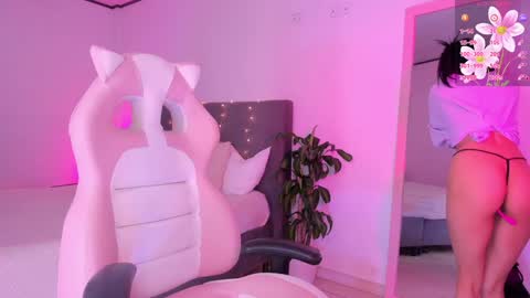 Snapshot of liittle_lollii chatting on December 11, 1:15 am Lolli  Please leave a thumbs up if you like it its important to me online show from December 11, 1:15 am