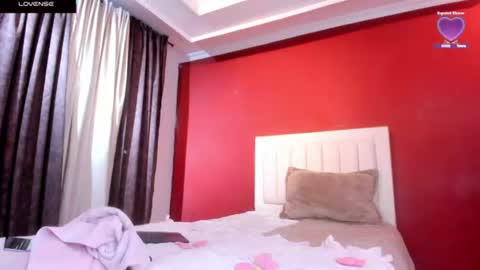 liivy_ online show from June 13, 2:49 pm