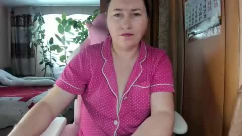 Snapshot of lika35109 chatting on February 13, 4:00 am lika35109 online show from February 13, 4:00 am