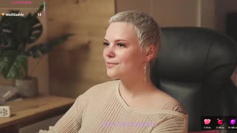 likaaberry online show from November 16, 3:03 pm