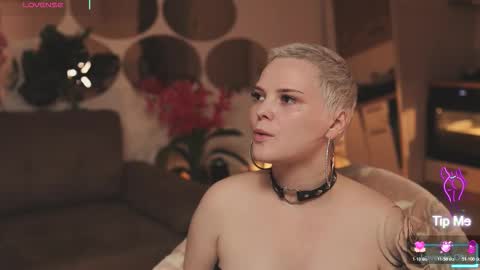 likaaberry online show from November 1, 7:46 pm