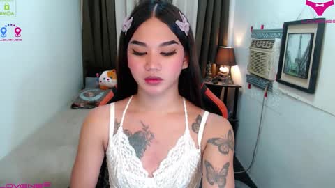 LILY online show from November 17, 5:37 pm