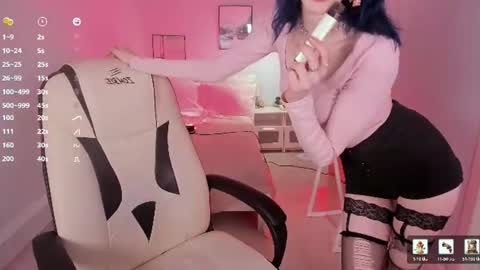 Melanie  Follow me  online show from June 13, 3:44 pm