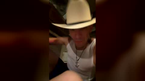 lil_pepino online show from June 6, 6:52 am