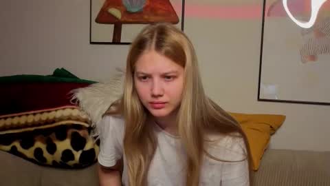 Emma online show from March 28, 11:28 pm