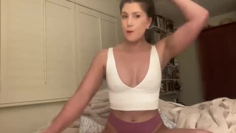 lilbi85_ online show from February 5, 3:45 am