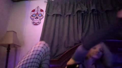 Snapshot of lilbit4u chatting on December 20, 7:01 am lilbit4u online show from December 20, 7:01 am