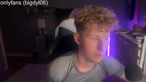 lildyl06 online show from April 19, 7:49 pm