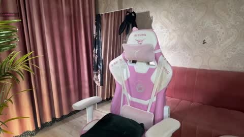 Lili online show from April 9, 11:49 am