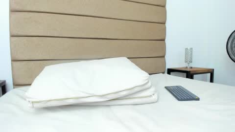 LILIAN  online show from March 5, 9:59 pm