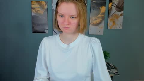 hi guys Im new here Im 18 years oldIve never had sex online show from January 15, 2:48 pm