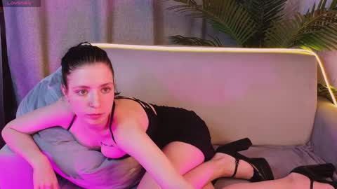 liliaroze online show from June 7, 7:13 am