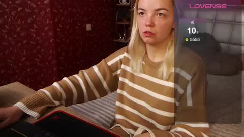 Lilie online show from February 22, 2:52 pm