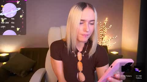 lilielfie online show from September 12, 7:05 pm