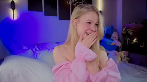 lililok101 online show from April 8, 4:59 am