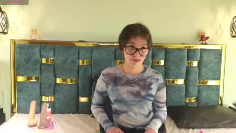 lilimini online show from February 25, 1:30 am