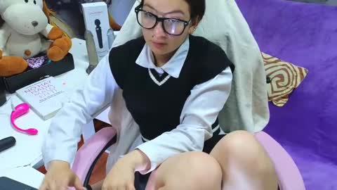 lilimini online show from November 5, 7:49 pm