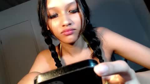 Chloe online show from February 10, 1:36 pm