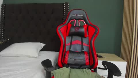 lilith_daviss online show from April 4, 2:02 pm