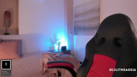 lilith_sage_ online show from December 17, 12:12 pm