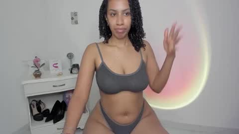 Snapshot of lilith_vision chatting on October 21, 5:12 am Alejandra  online show from October 21, 5:12 am