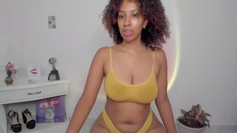 Snapshot of lilith_vision chatting on February 16, 3:58 am Alejandra  online show from February 16, 3:58 am