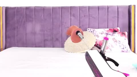 Lily online show from March 6, 6:37 pm