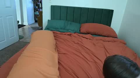 L online show from October 19, 10:03 pm