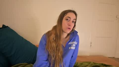 L online show from March 8, 8:22 am