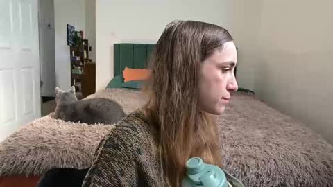 L online show from October 5, 3:30 pm