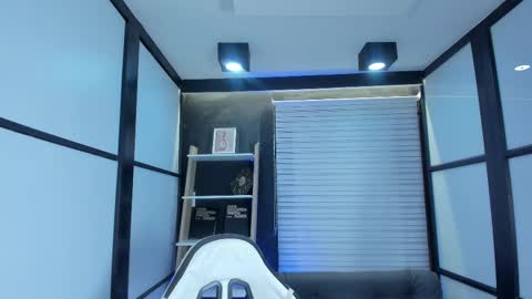 Snapshot of lilithteeen chatting on March 11, 8:19 am Lilith online show from March 11, 8:19 am