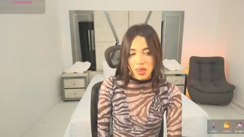 Snapshot of lilithteeen chatting on December 29, 4:59 am Lilith online show from December 29, 4:59 am