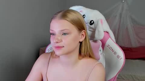 Snapshot of lilitrosen chatting on September 23, 6:03 pm lilitrosen online show from September 23, 6:03 pm