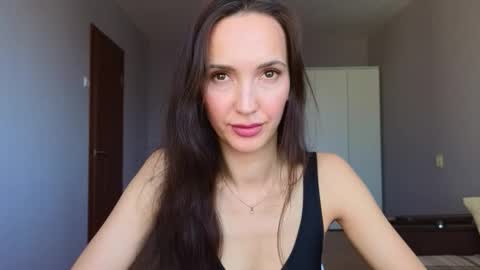 Lillian online show from March 19, 9:04 am