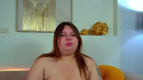 LillianHaig online show from October 19, 6:40 am