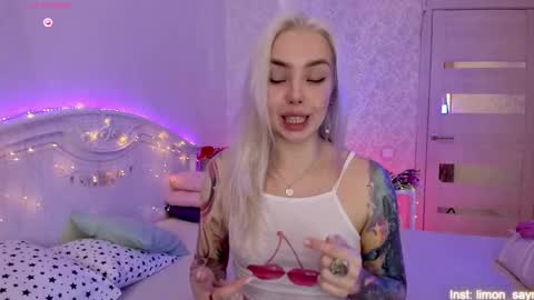 LilliMoore online show from September 17, 2:15 am