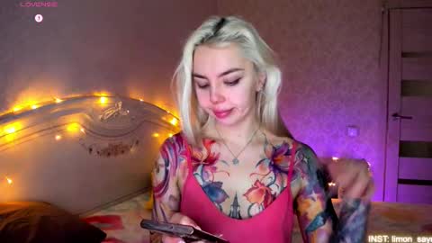 LilliMoore online show from February 26, 11:41 pm