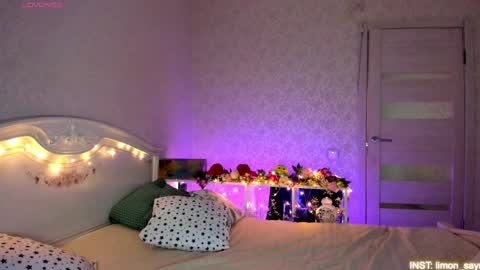 LilliMoore online show from May 11, 12:17 am