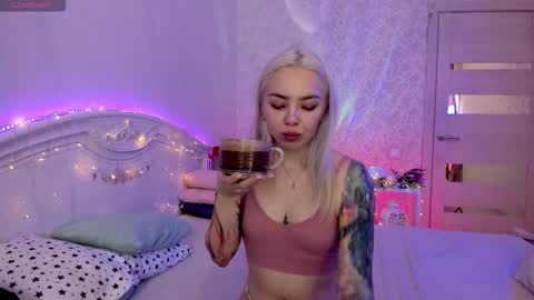 LilliMoore online show from September 19, 2:48 am