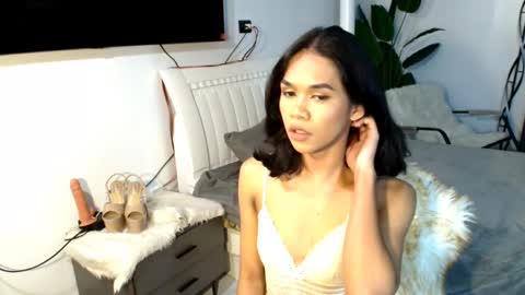 lillyholland online show from February 20, 3:52 pm