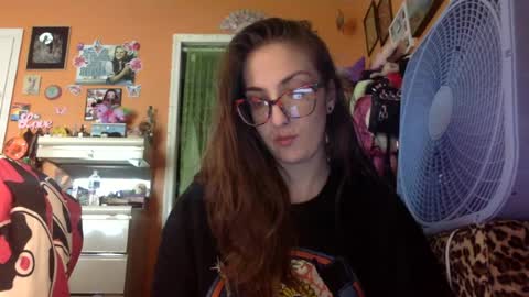 hi guys im back on here 3 online show from July 13, 8:34 pm
