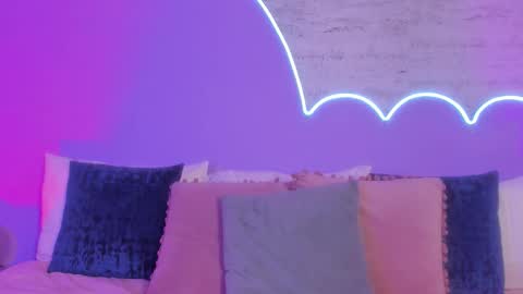 Lilou online show from October 17, 12:42 pm