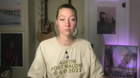 Lilpeachykeenn online show from December 27, 4:26 am