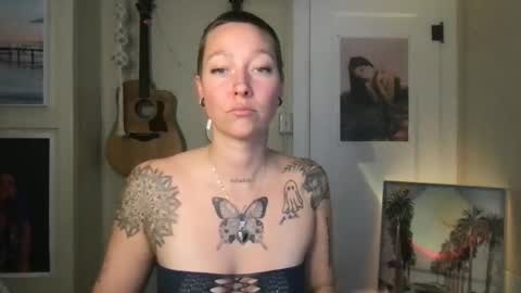 Lilpeachykeenn online show from December 23, 10:12 pm