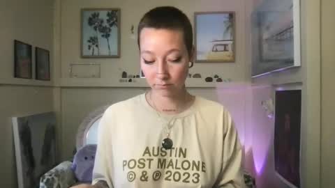 Lilpeachykeenn online show from January 1, 10:03 pm