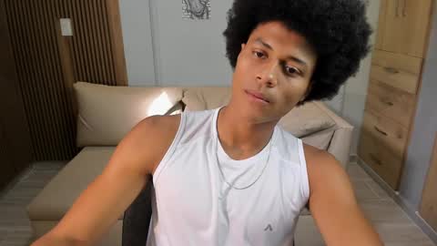 lilr_ online show from December 7, 1:13 pm
